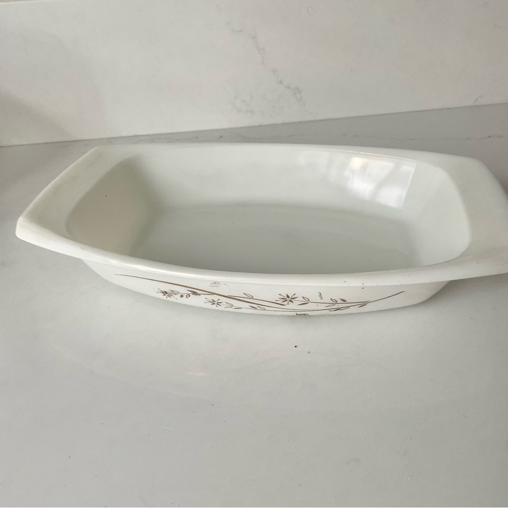 Vintage Pyrex Golden HoneySuckle Casserole Dish 033 1.5 Qt no lid